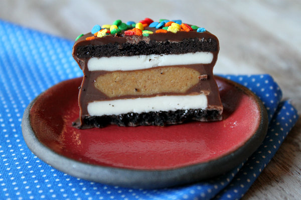 Peanut-Butter-Cup-Stuffed-Oreos-1.jpg